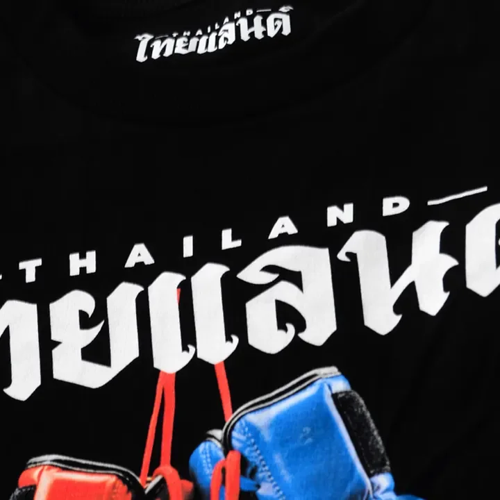 ตัวอย่างรายละเอียดงานสกรีน DTG บนเสื้อสีดำจาก Cottonora DTG
