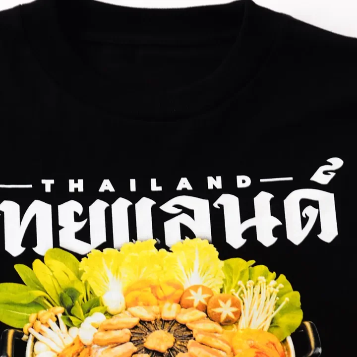 ตัวอย่างรายละเอียดงานสกรีน DTG บนเสื้อสีดำจาก Cottonora DTG
