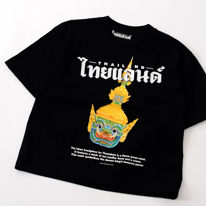 ตัวอย่างรายละเอียดงานสกรีน DTG บนเสื้อสีดำจาก Cottonora DTG